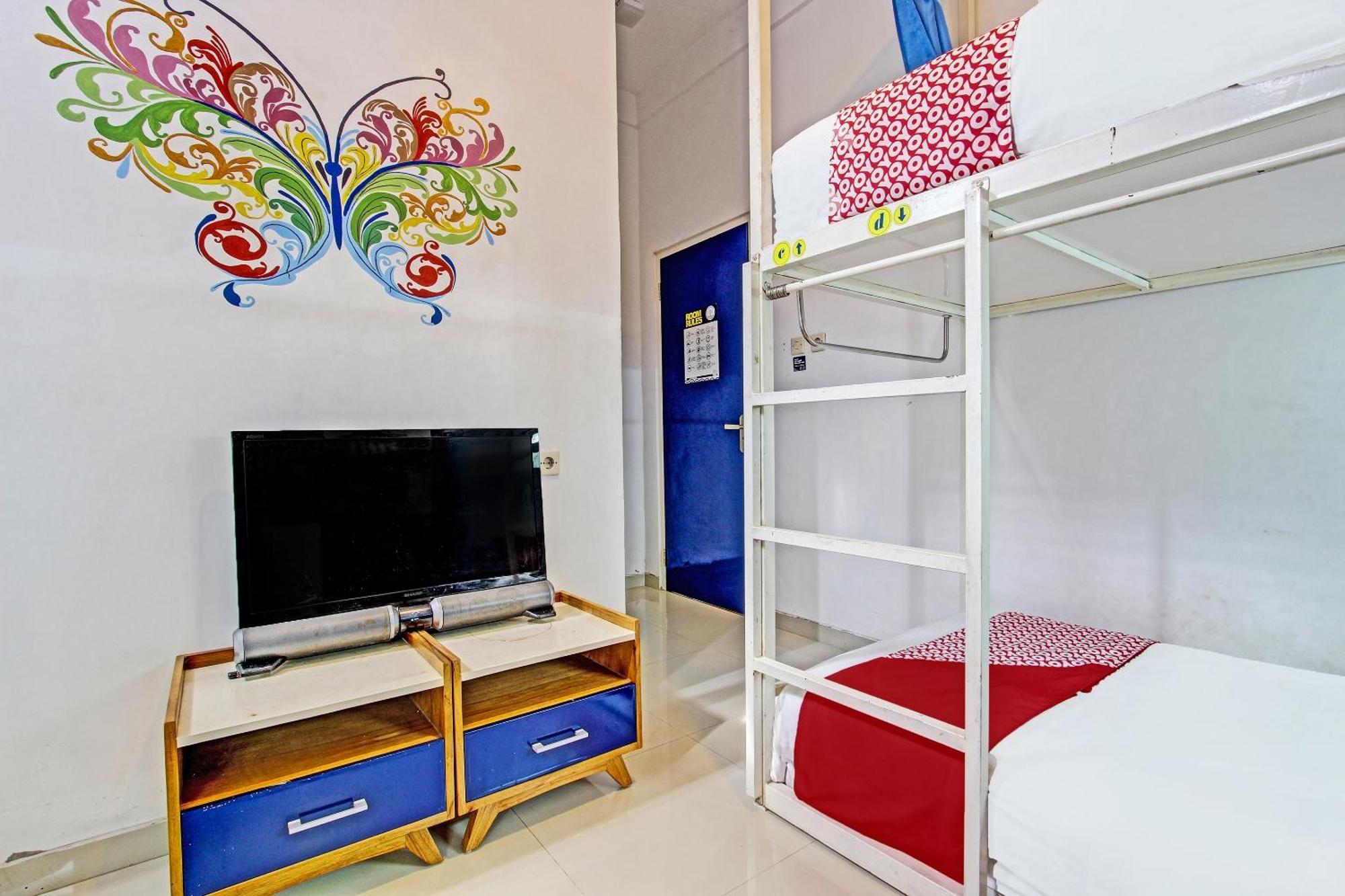 Oyo 91952 Oase Hostel ジョグジャカルタ エクステリア 写真