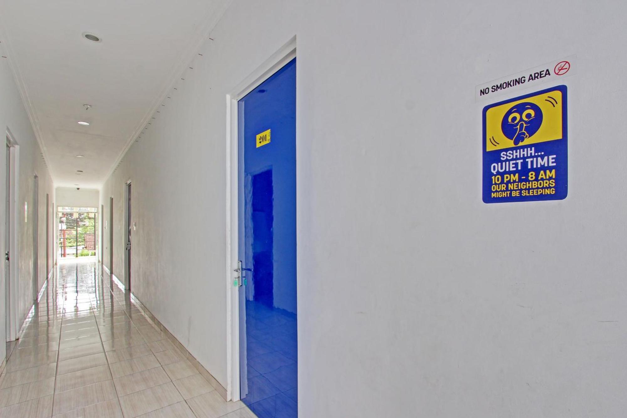 Oyo 91952 Oase Hostel ジョグジャカルタ エクステリア 写真