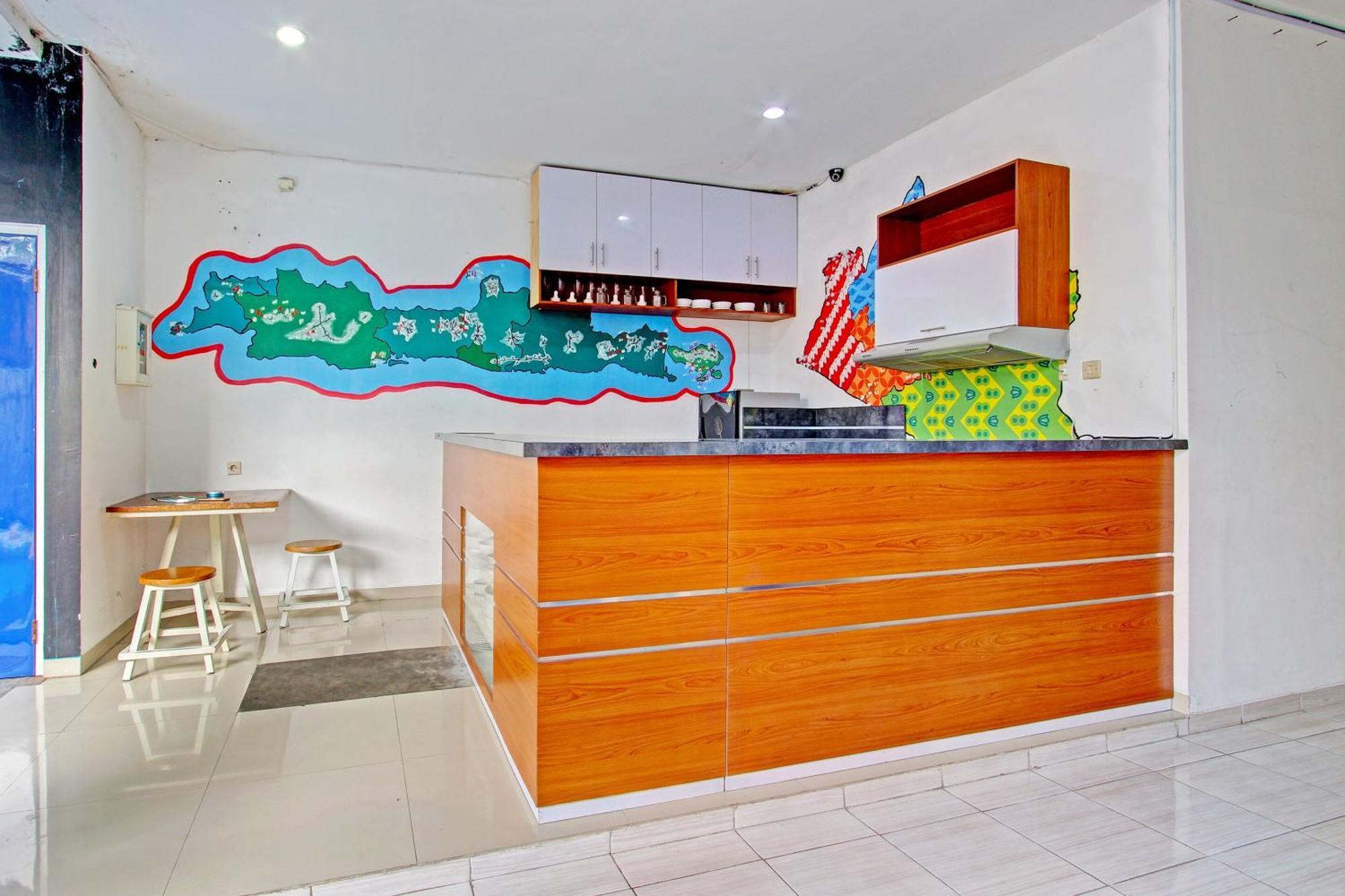 Oyo 91952 Oase Hostel ジョグジャカルタ エクステリア 写真