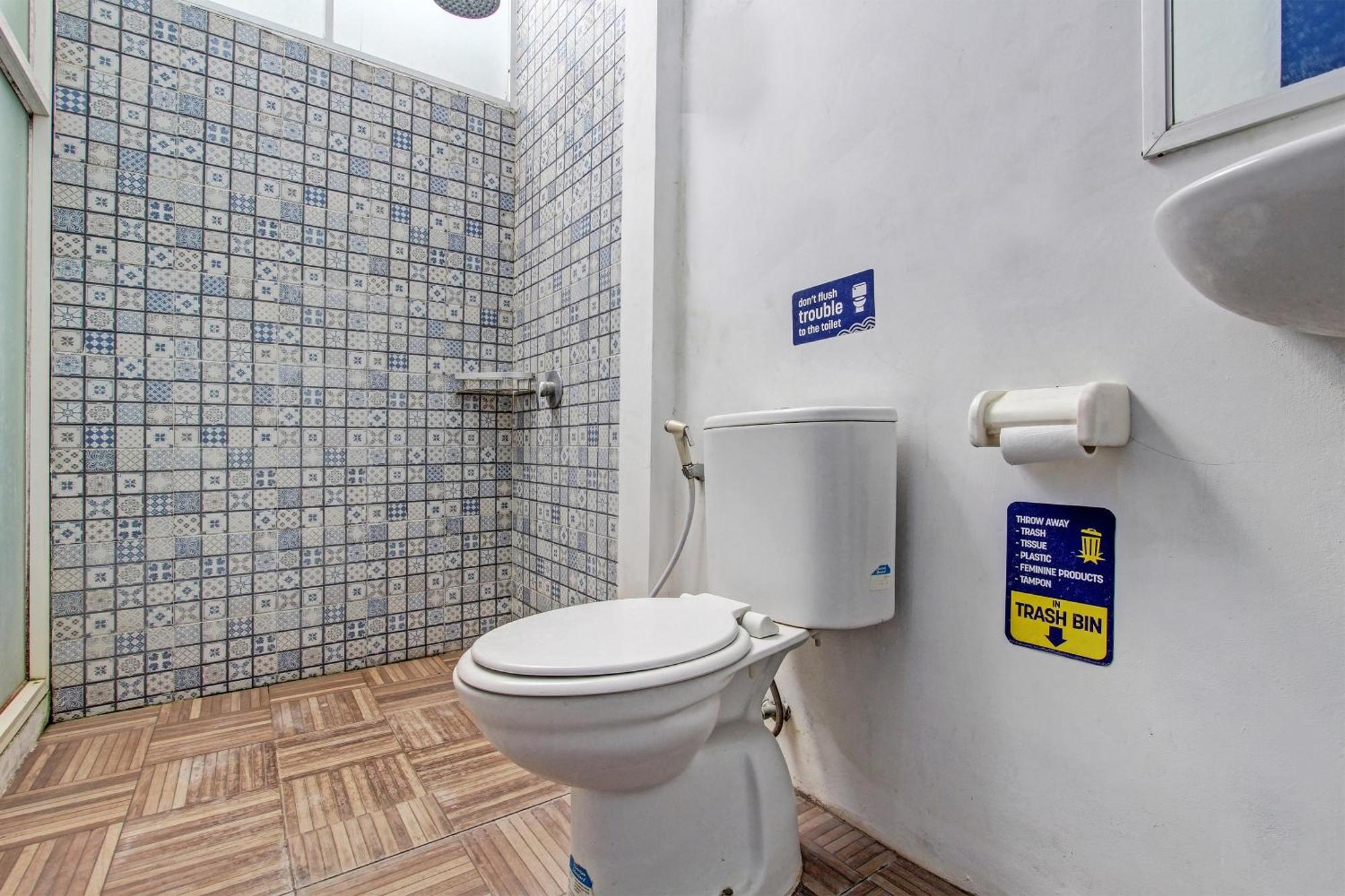 Oyo 91952 Oase Hostel ジョグジャカルタ エクステリア 写真