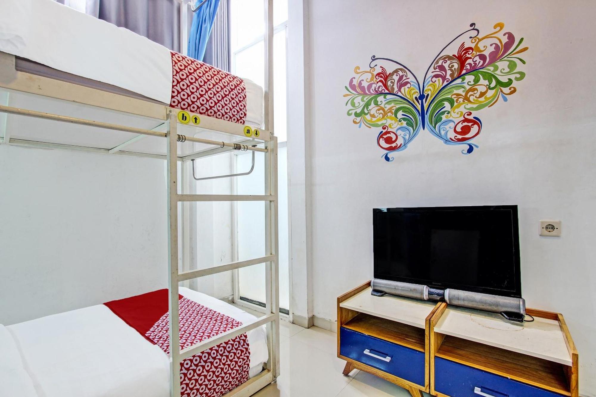 Oyo 91952 Oase Hostel ジョグジャカルタ エクステリア 写真