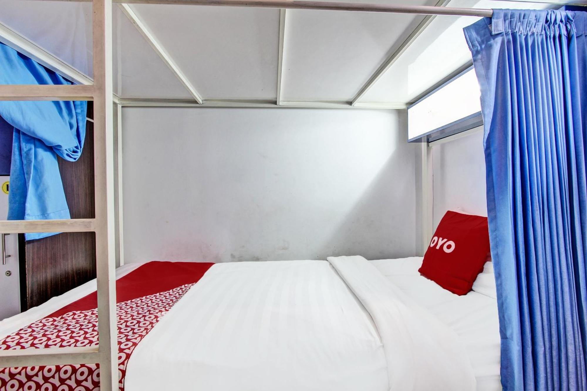 Oyo 91952 Oase Hostel ジョグジャカルタ エクステリア 写真